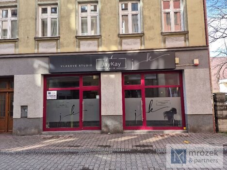 PRONÁJEM: Zavedené kadeřnictví / Head Spa v centru Českého Těšína